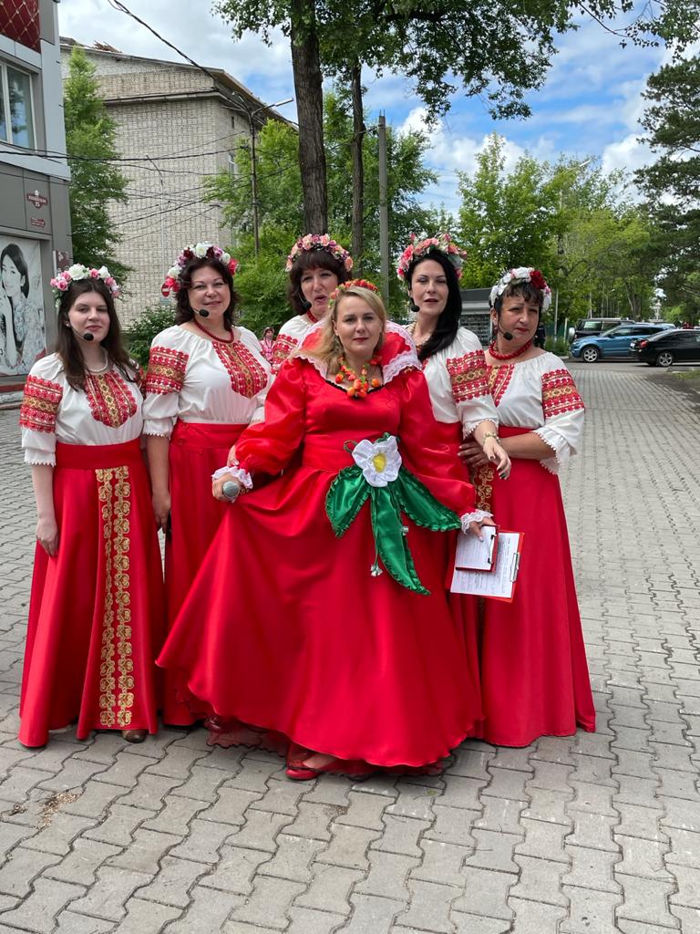 Фестиваль клубники в москве 2024 адреса. Спасск фестиваль клубники. Клубничный фестиваль Спасск Дальний. Фестиваль клубники Спасск-Дальний 2022. Фото фестиваль клубники.