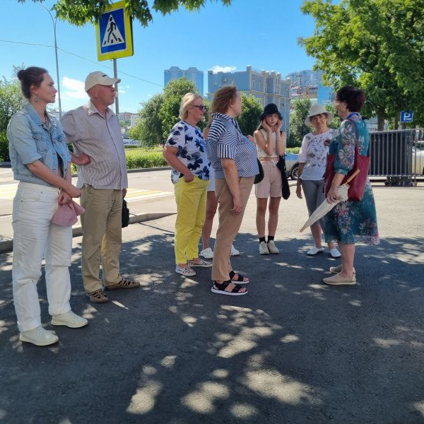 В День Знаний на познавательные прогулки по Владивостоку отправились более 150 человек